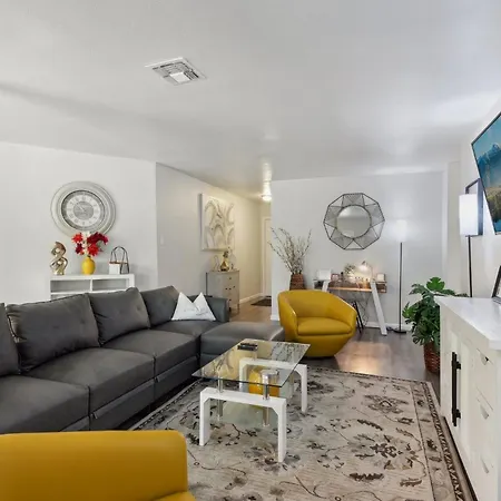 Modern Rental Near Medical Center, Six Flags, Utsa, La Cantera, Lackland Afb